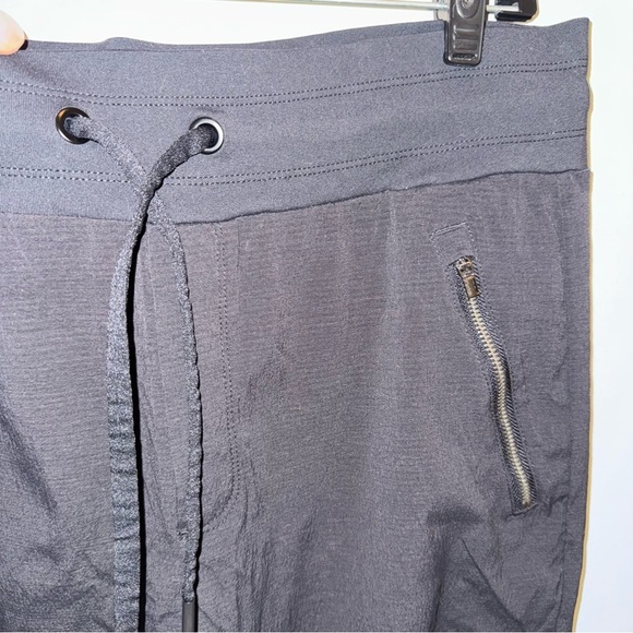 Athleta Trekkie North Crop 23” Jogger Women’s Size 12 - Picture 6 of 11